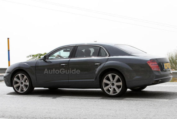 {娛樂城}(宾利欧陆飞驰多少钱落地)